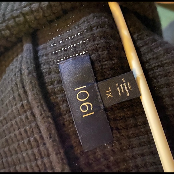 1901 Cardigan - Picture 3 of 3